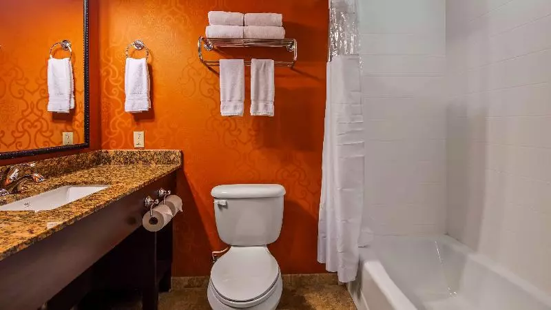 キングサイズベッドのスイートルーム, Best Western Plus Tupelo Inn & Suites