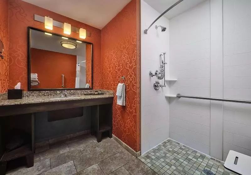 キングサイズベッドのスイートルーム, Best Western Plus Tupelo Inn & Suites