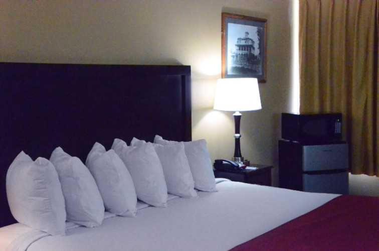 Стандартный Номер Кровать Кинг, Carmel Inn And Suites Thibodaux