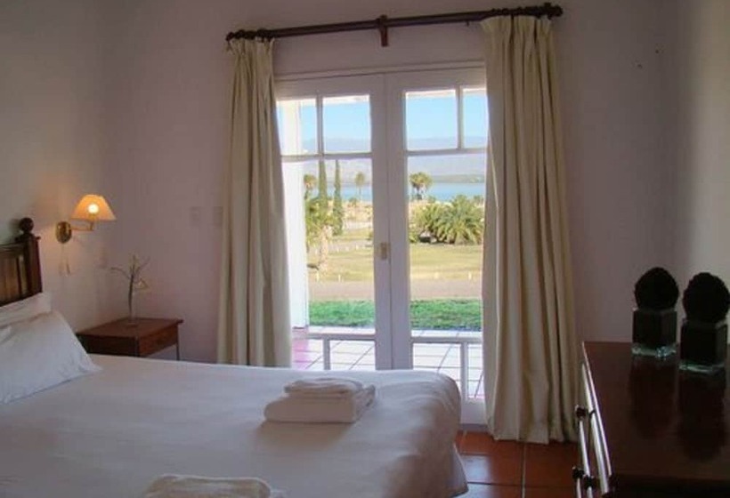 بانگلوی استاندارد, Del Bono Beach