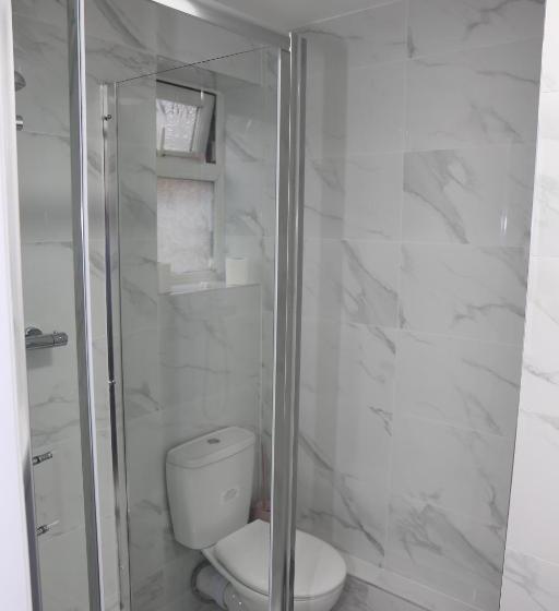 スタンダードルーム, Elstree Inn