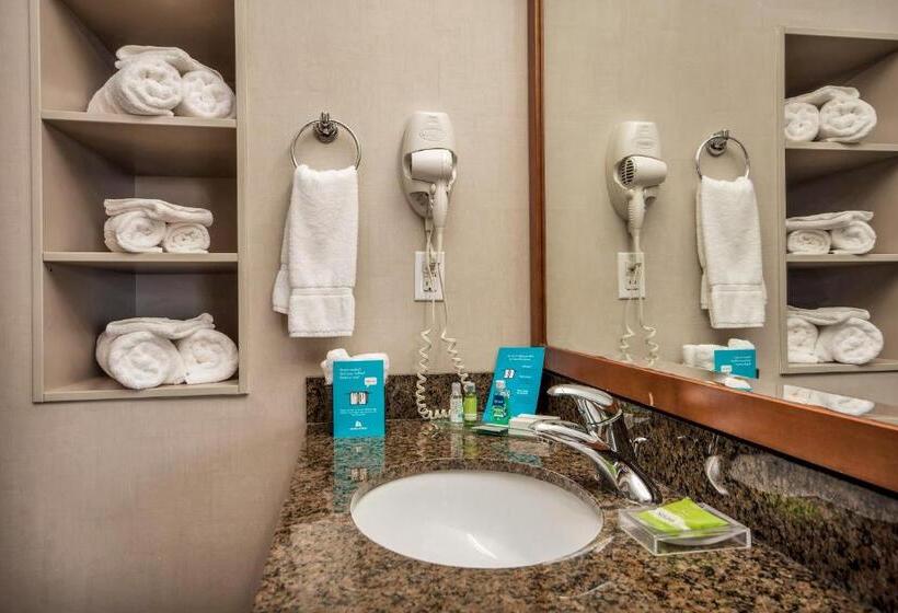 מיטת קינג בסוויטה, Homesuites By D3h