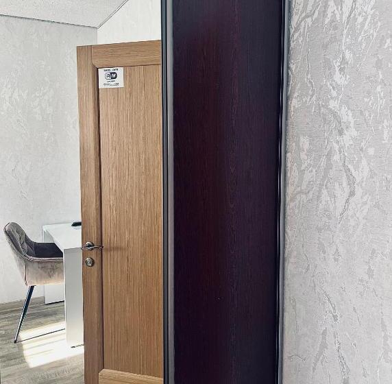 غرفة قياسية, Kharkovlux