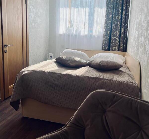 غرفة قياسية, Kharkovlux