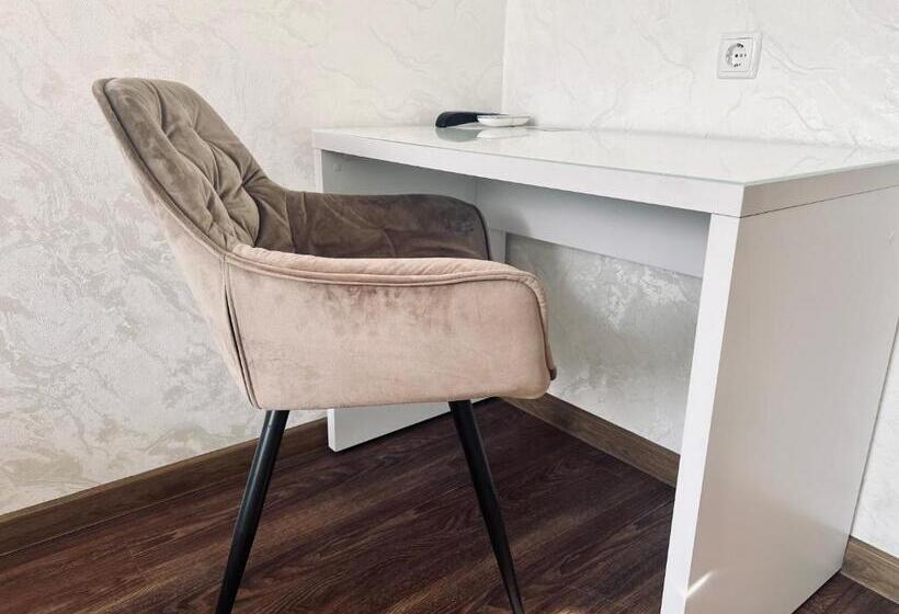 غرفة قياسية, Kharkovlux