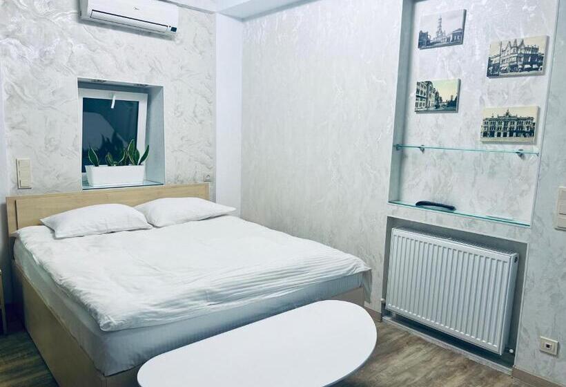 جناح جونيور, Kharkovlux