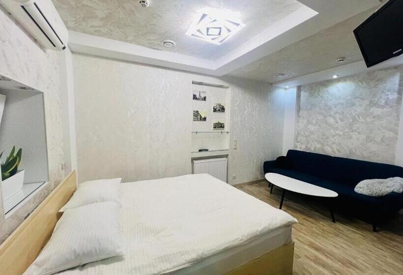 جناح جونيور, Kharkovlux