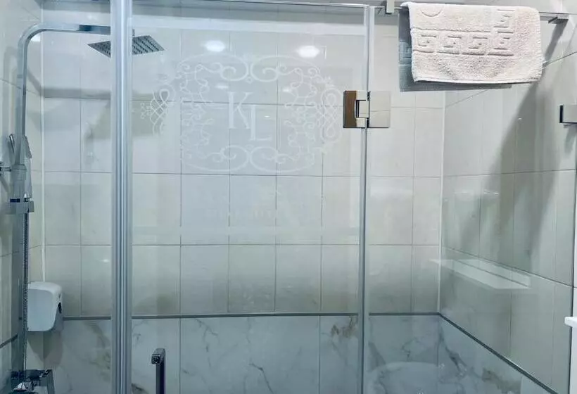 סוויטת ג'וניור, Kharkovlux