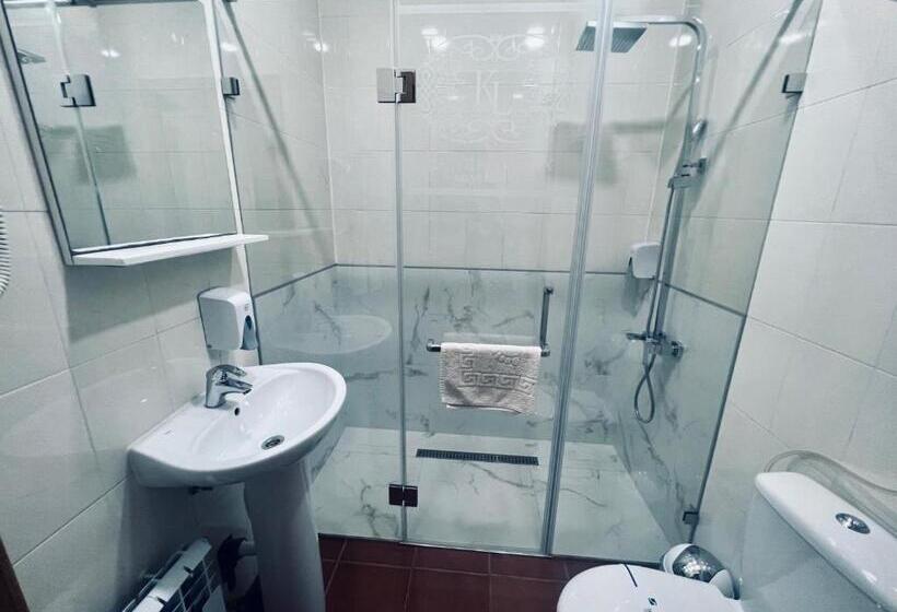 جناح جونيور, Kharkovlux