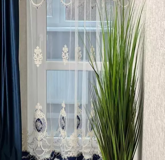 חדר דלוקס לארבעה, Kharkovlux