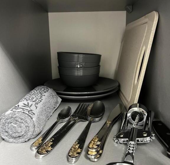 غرفة ديلوكس ثلاثية, Kharkovlux