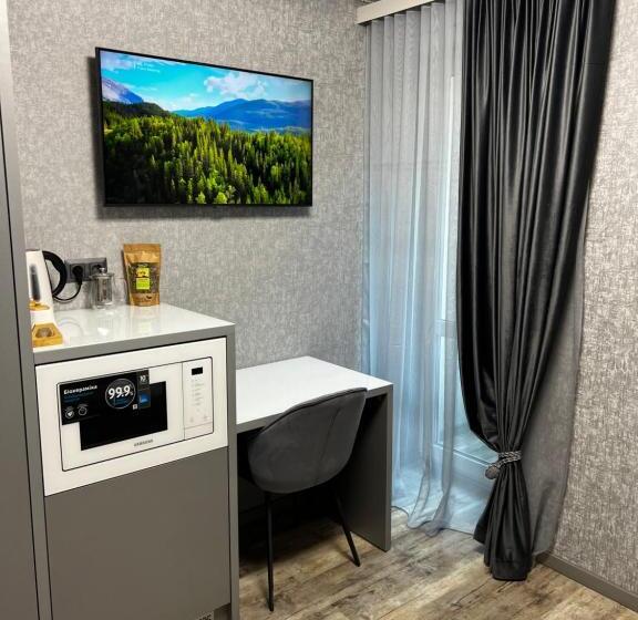 غرفة ديلوكس ثلاثية, Kharkovlux