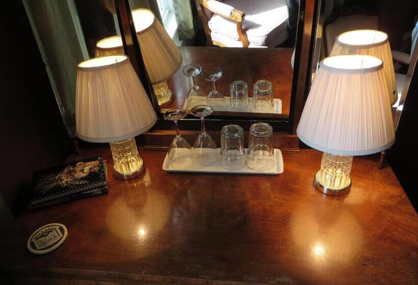 غرفة قياسية مزوَّدة بجاكوزي, Market Street Inn