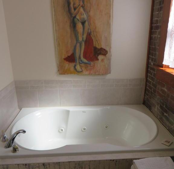 جناح سرير كينج, Market Street Inn