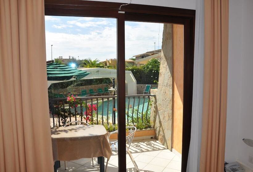 标准工作室, Palm Village