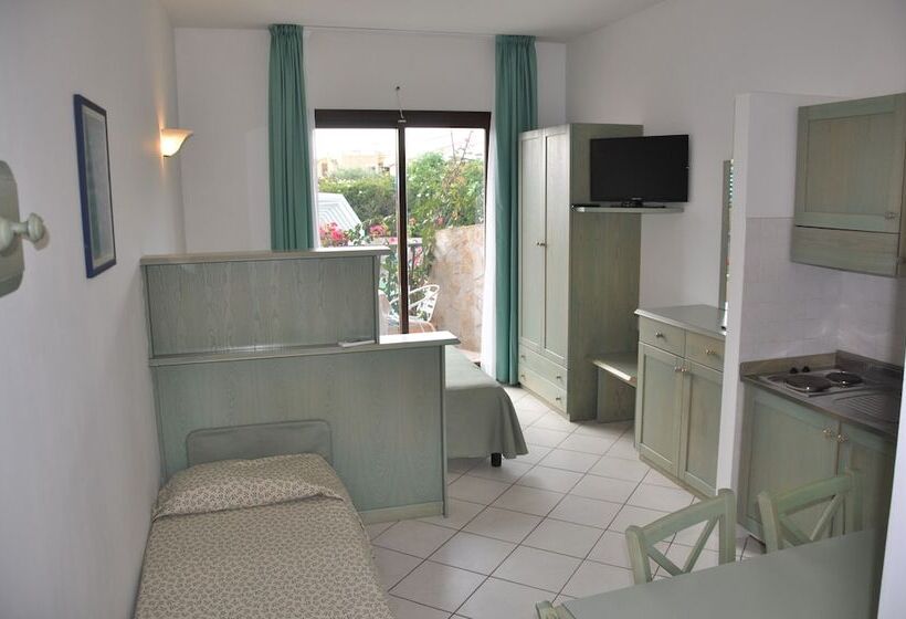 高级工作室, Palm Village