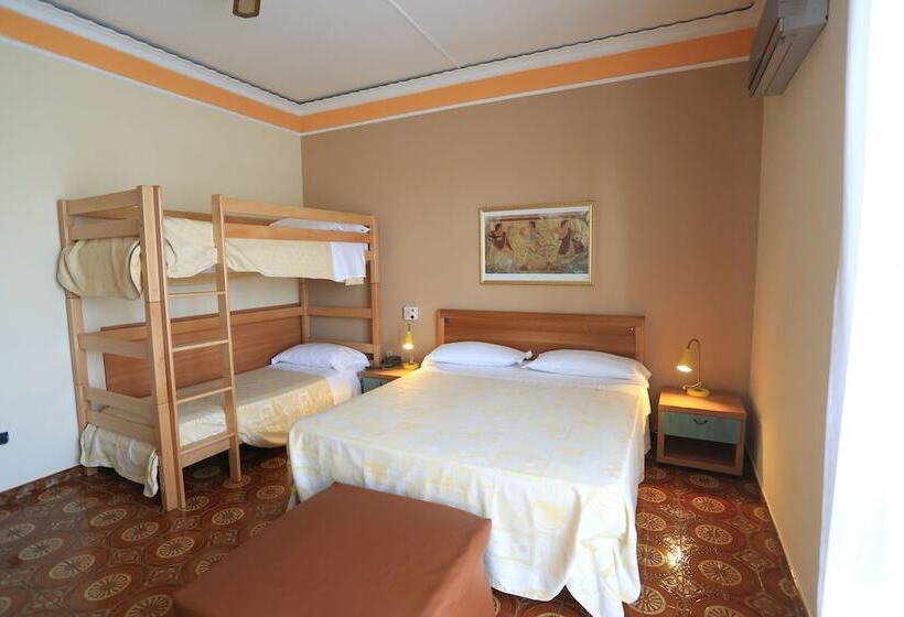 חדר סטנדרט לארבעה, Pompei