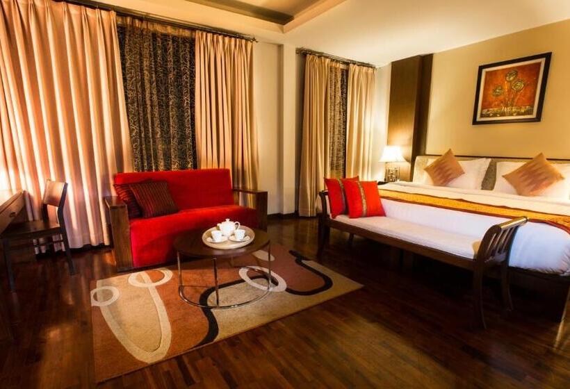 سوییت, Salana Boutique