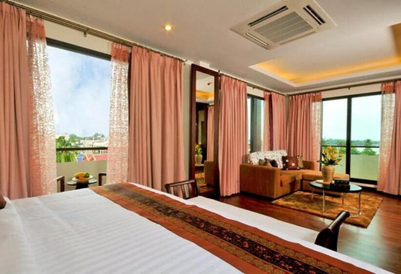 سوئیت با چشم‌انداز رودخانه, Salana Boutique