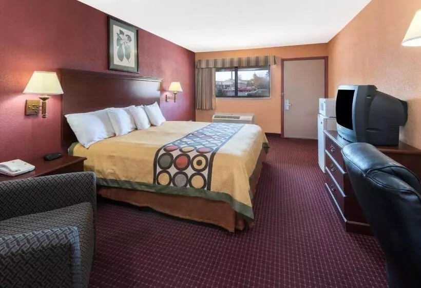 身障者適用キングサイズベッドルーム, Super 8 By Wyndham Strongsville/cleveland