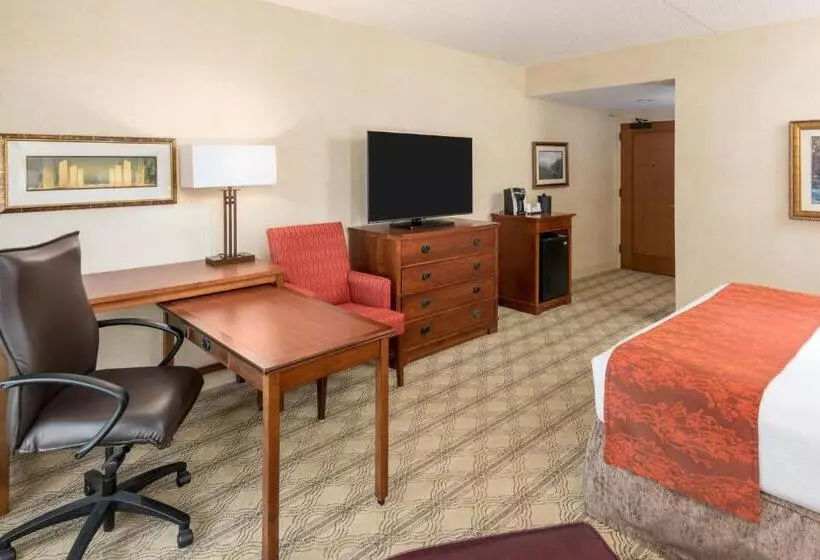 身障者適用キングサイズベッドルーム, The Inn At Virginia Tech  On Campus