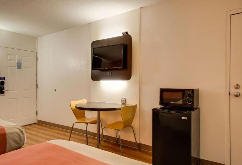 غرفة قياسية رباعية, Motel 6jennings, La