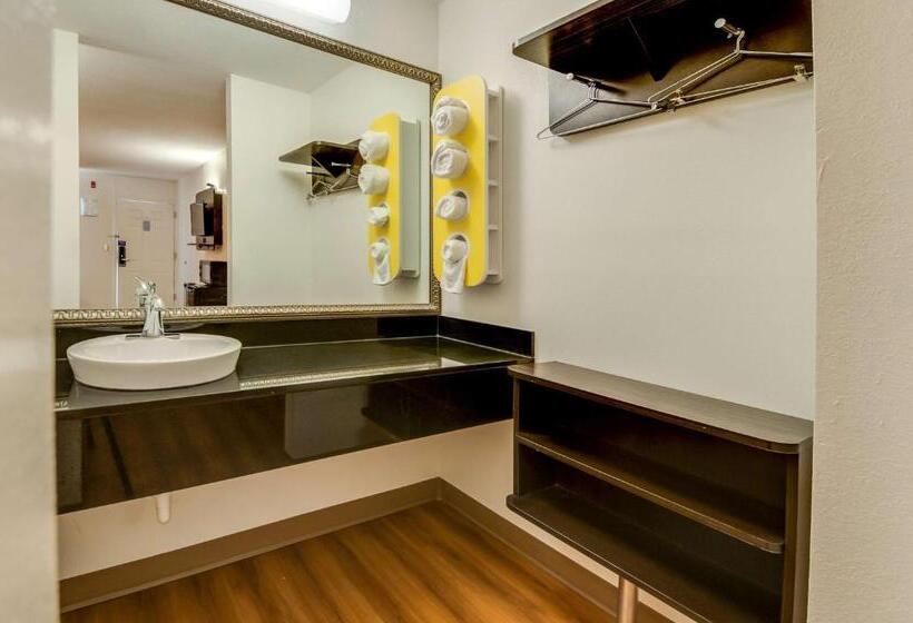 غرفة قياسية رباعية, Motel 6jennings, La