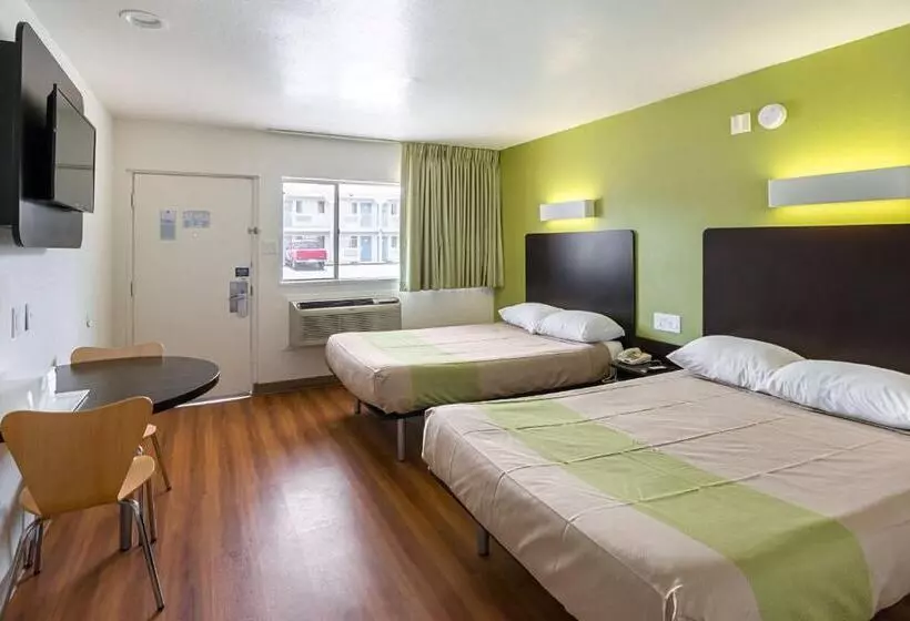 スタンダード４人部屋, Motel 6el Paso, Tx  Airport  Fort Bliss