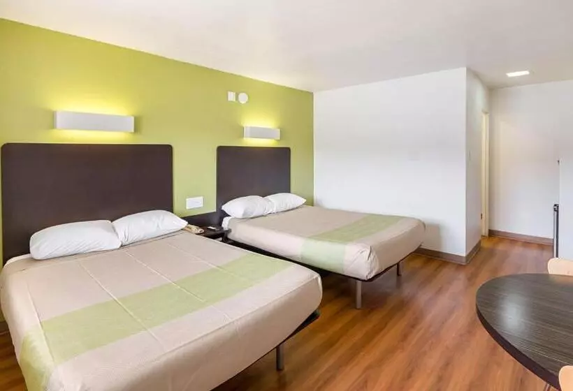 スタンダード４人部屋, Motel 6el Paso, Tx  Airport  Fort Bliss