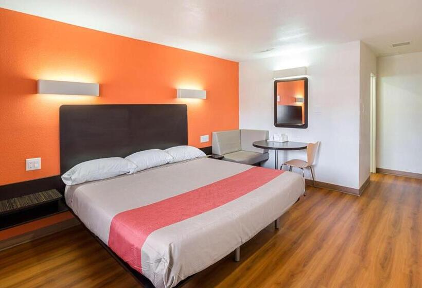 Standard Szoba King Size Bed, Motel 6el Paso, Tx  Airport  Fort Bliss