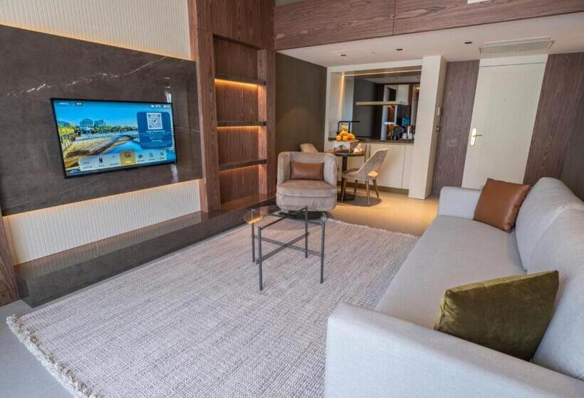 스위트 킹사이즈 침대, Adenya Hotel & Resort Halal All Inclusive