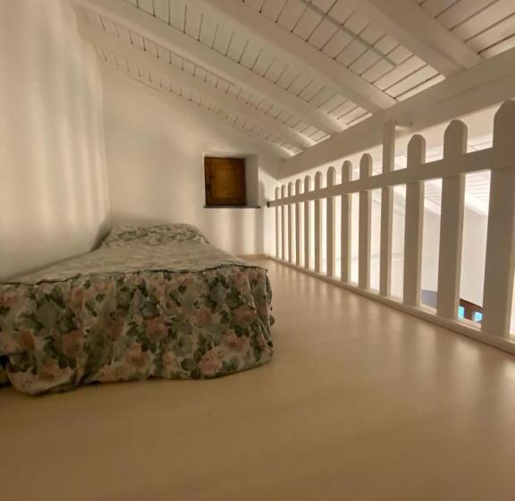 اتاق استاندارد سه نفره, B&b Marina