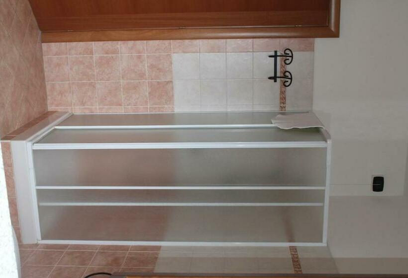 ファミリールーム, Piccola Perla Guest House