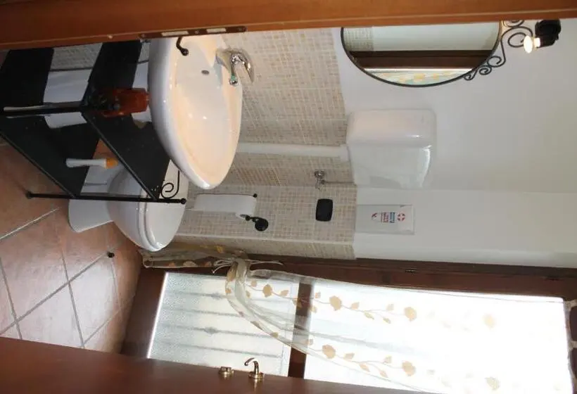 スタンダードトリプルルーム, Piccola Perla Guest House