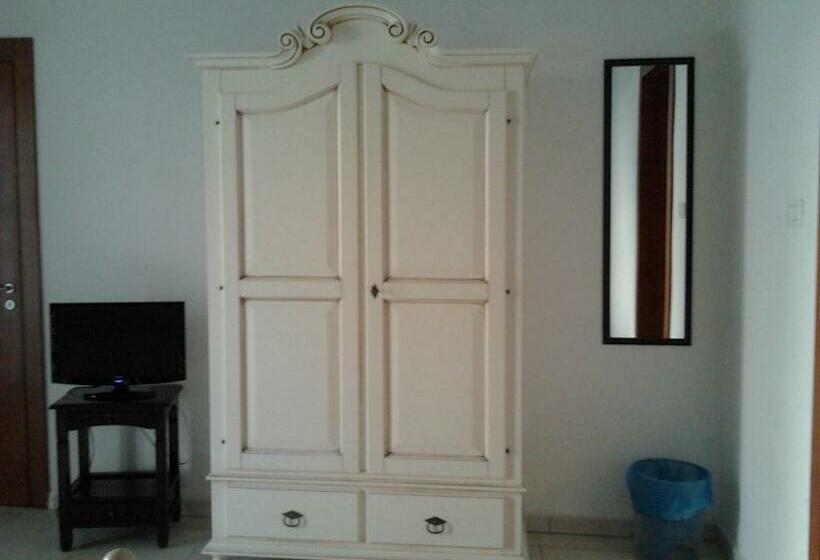 带阳台的三人标准间, Mediterraneo Camere