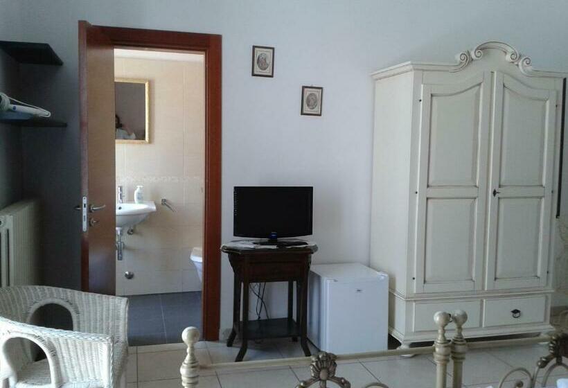 带阳台的三人标准间, Mediterraneo Camere