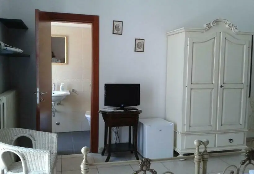 اتاق استاندارد سه تخته با بالکن, Mediterraneo Camere