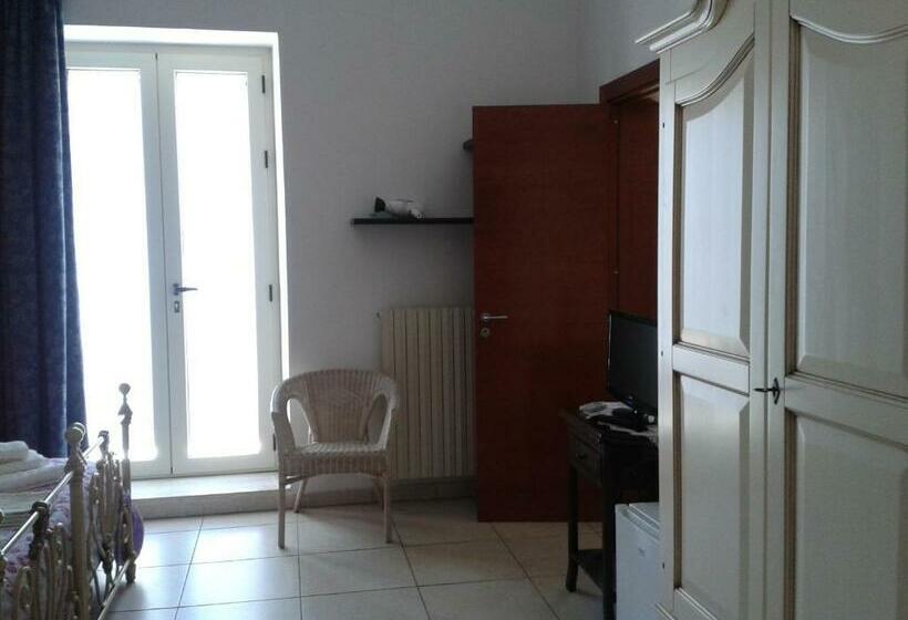 带阳台的三人标准间, Mediterraneo Camere