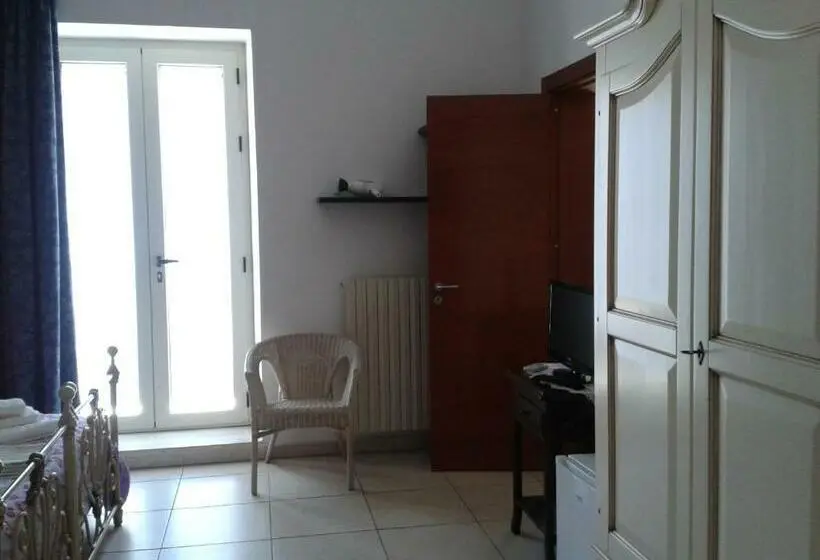 اتاق استاندارد سه تخته با بالکن, Mediterraneo Camere