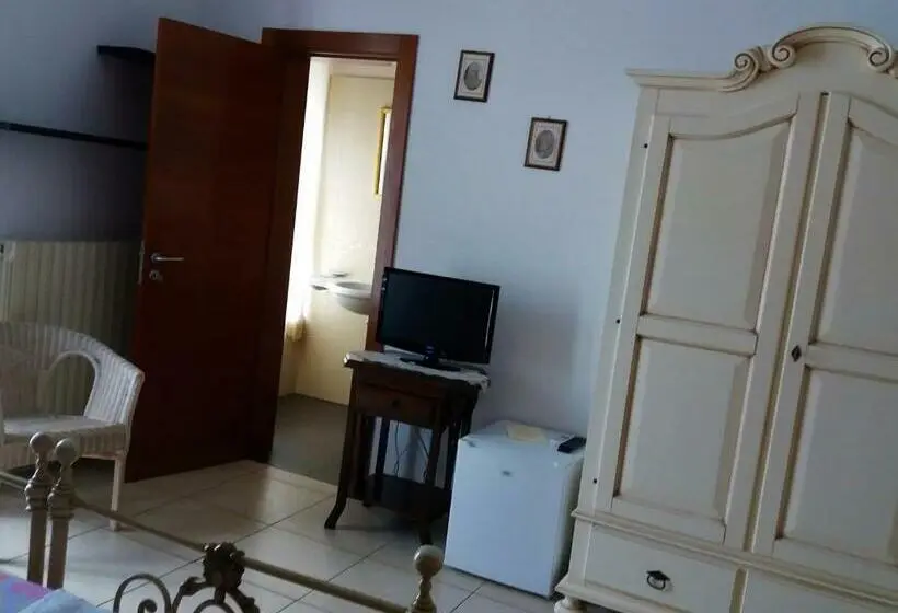 اتاق استاندارد سه تخته با بالکن, Mediterraneo Camere