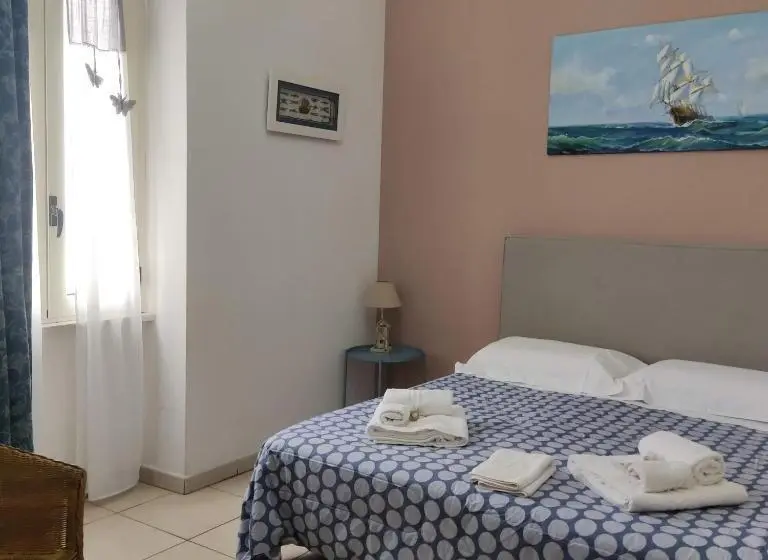 اتاق استاندارد با چشم‌انداز باغ, Mediterraneo Camere