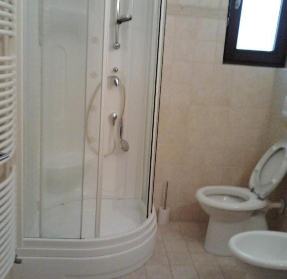 带阳台标准四人间, Mediterraneo Camere