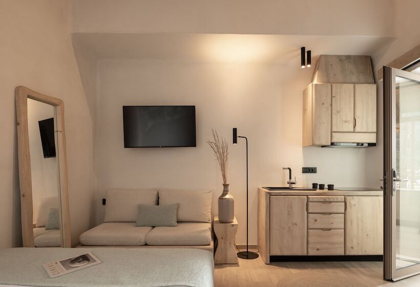 סטודיו עם נוף להרים, Manili Boutique Suites & Villas