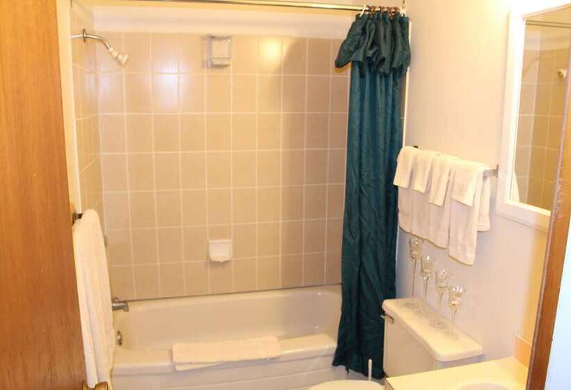 两卧家庭套房, Kokanee Beach Resort Motel