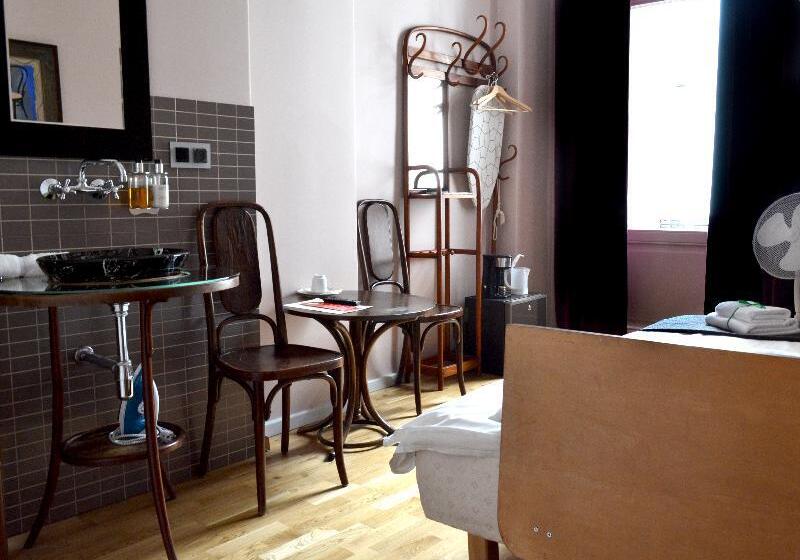 اتاق استاندارد یک نفره, Chopin Boutique