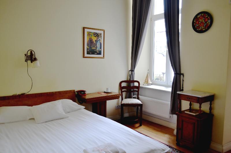 اتاق استاندارد یک نفره, Chopin Boutique