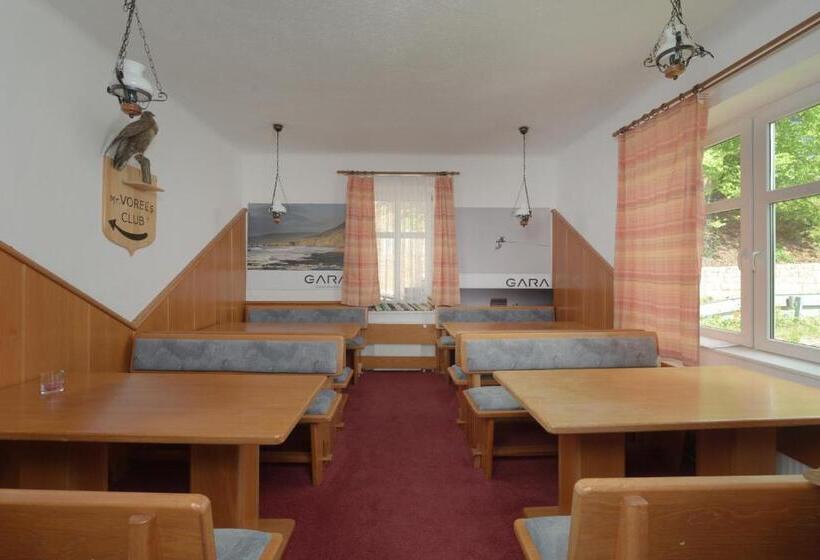 スタンダードトリプルルーム, Astoria Inn