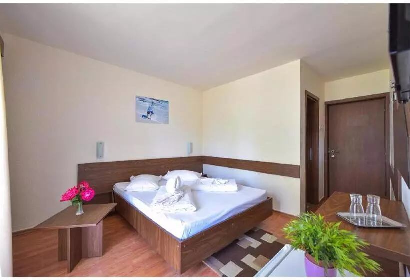 اتاق استاندارد تودرتو, Complex Mediteranean Mamaia