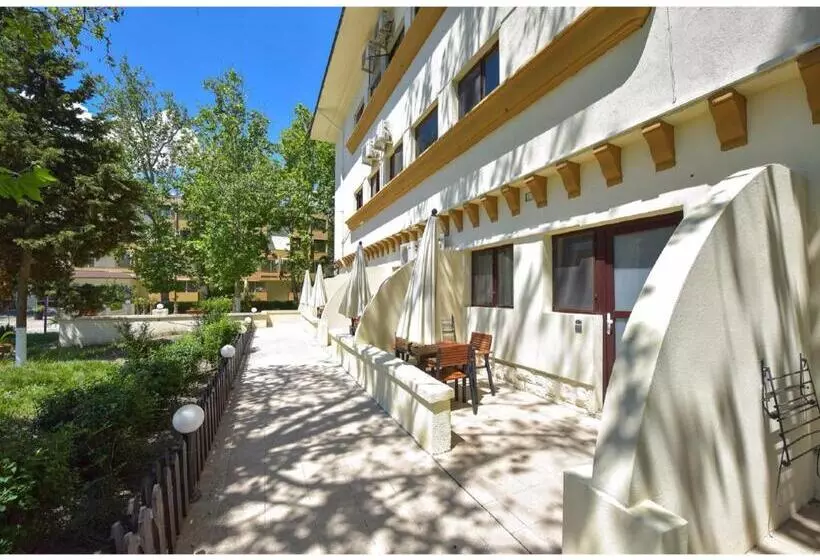 استودیوی استاندارد, Complex Mediteranean Mamaia