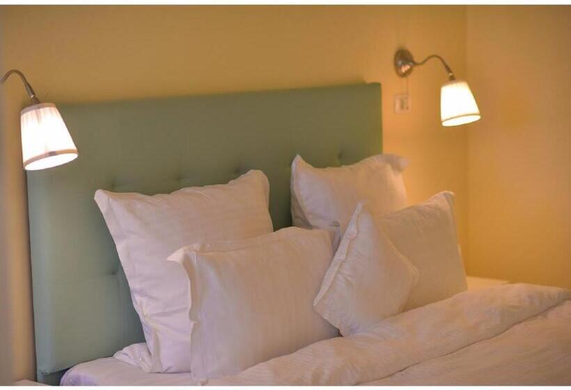 スタンダードスタジオ, Complex Mediteranean Mamaia